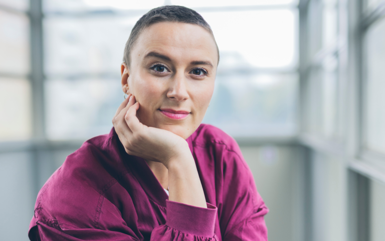 Foto von Ärzt*in und Autor*in Sabina Schwachenwalde | © Paula Winkler