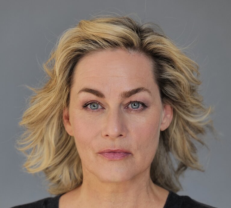 Porträt der Schauspielerin Gesine Cukrowski | © Mirjam Knickriem