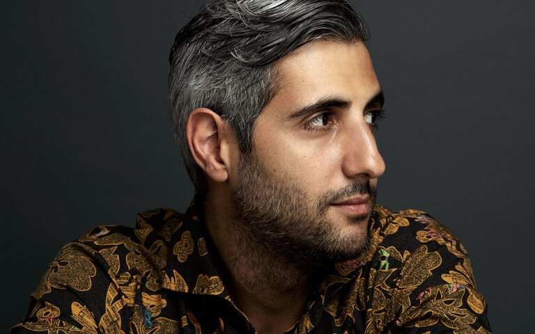 Michel Abdollahi im Porträt | © Max Baier und Adrian Henning