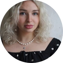 Porträt der Journalistin Anastasia Tikhomirova | © Mia Alvizuri-Sommerfeld