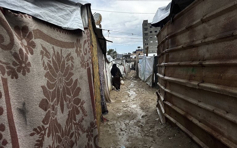 Das Bild zeigt die Überschwemmungen im Gaza Streifen / 7. April 2026.  | © IMAGO / Middle East Images 