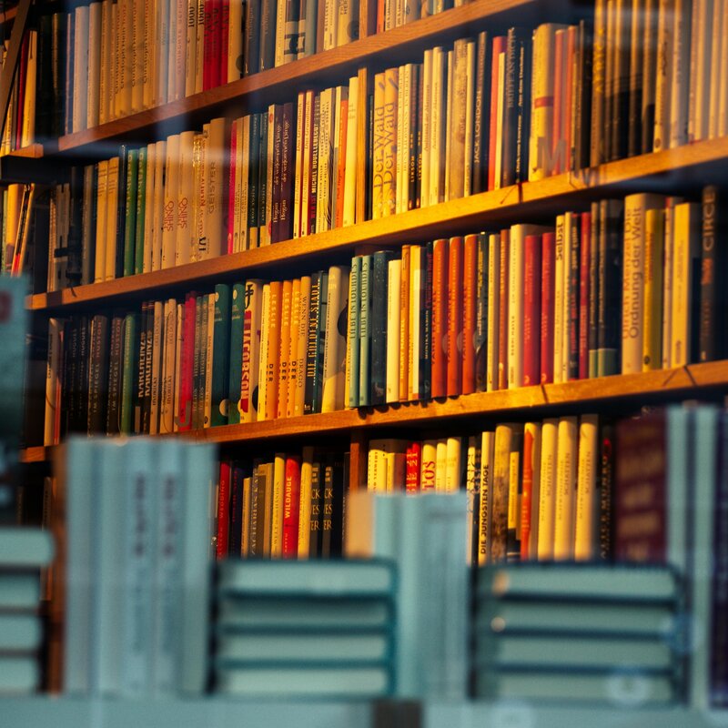 Freundlicher Buchladen mit vielen Büchern, Symbolbild.  | © Wal 172619 | Pexels 