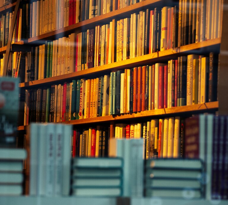 Freundlicher Buchladen mit vielen Büchern, Symbolbild.  | © Wal 172619 | Pexels 
