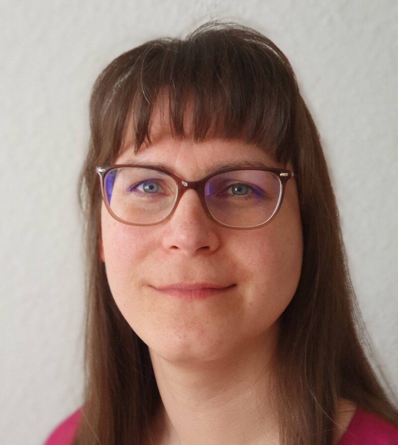 Bundesgeschäftsführerin von Lambda Kim Trau.  | © Jugendnetzwerk Lambda e.V.
