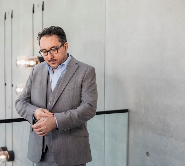 Cawa Younosi im Porträt | © Anne Hufnagl